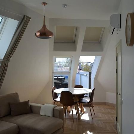 Luxury Apartment With A Balcony And View In Riga Old Town المظهر الخارجي الصورة