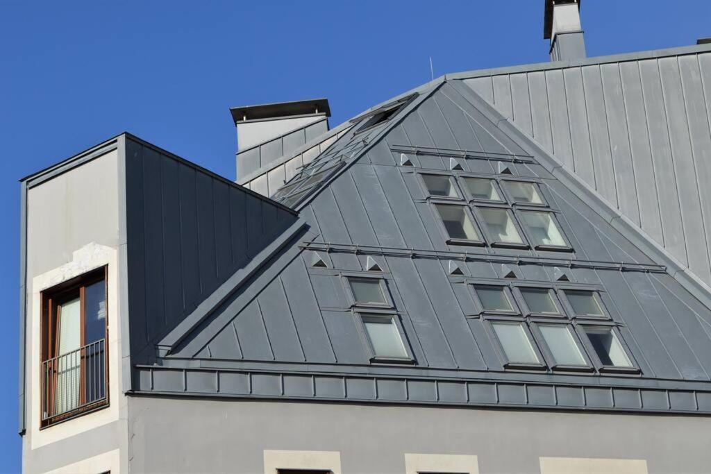 Luxury Apartment With A Balcony And View In Riga Old Town المظهر الخارجي الصورة