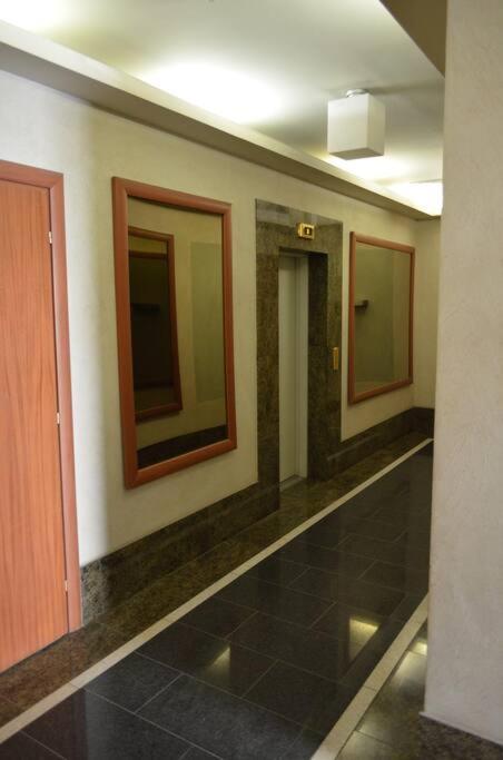 Luxury Apartment With A Balcony And View In Riga Old Town المظهر الخارجي الصورة