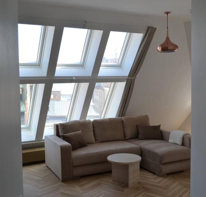 Luxury Apartment With A Balcony And View In Riga Old Town المظهر الخارجي الصورة