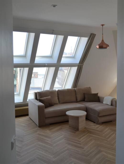 Luxury Apartment With A Balcony And View In Riga Old Town المظهر الخارجي الصورة