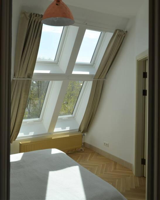 Luxury Apartment With A Balcony And View In Riga Old Town المظهر الخارجي الصورة