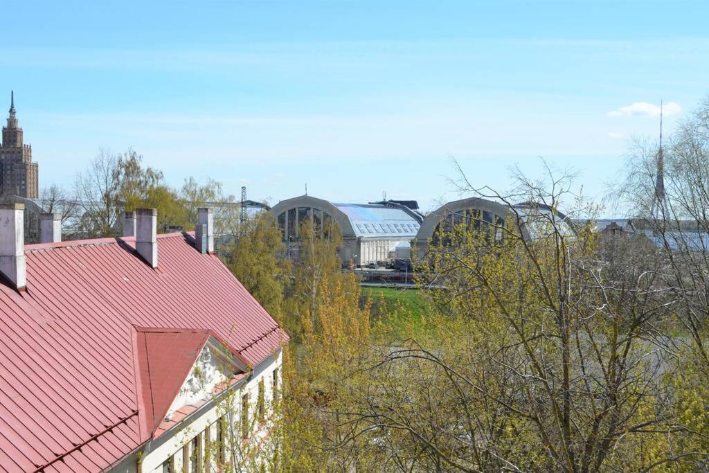 Luxury Apartment With A Balcony And View In Riga Old Town المظهر الخارجي الصورة